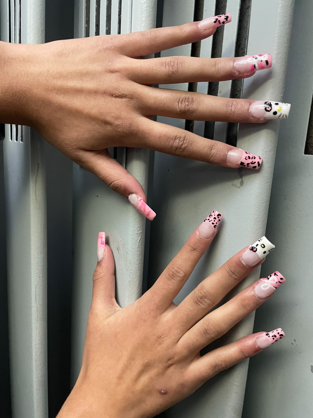 Uñas con french y detalle
